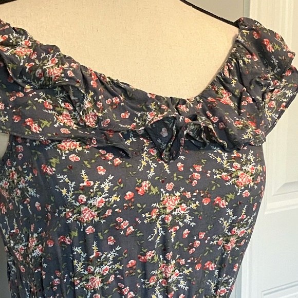 Lucca Couture dress - Picture 2 of 11